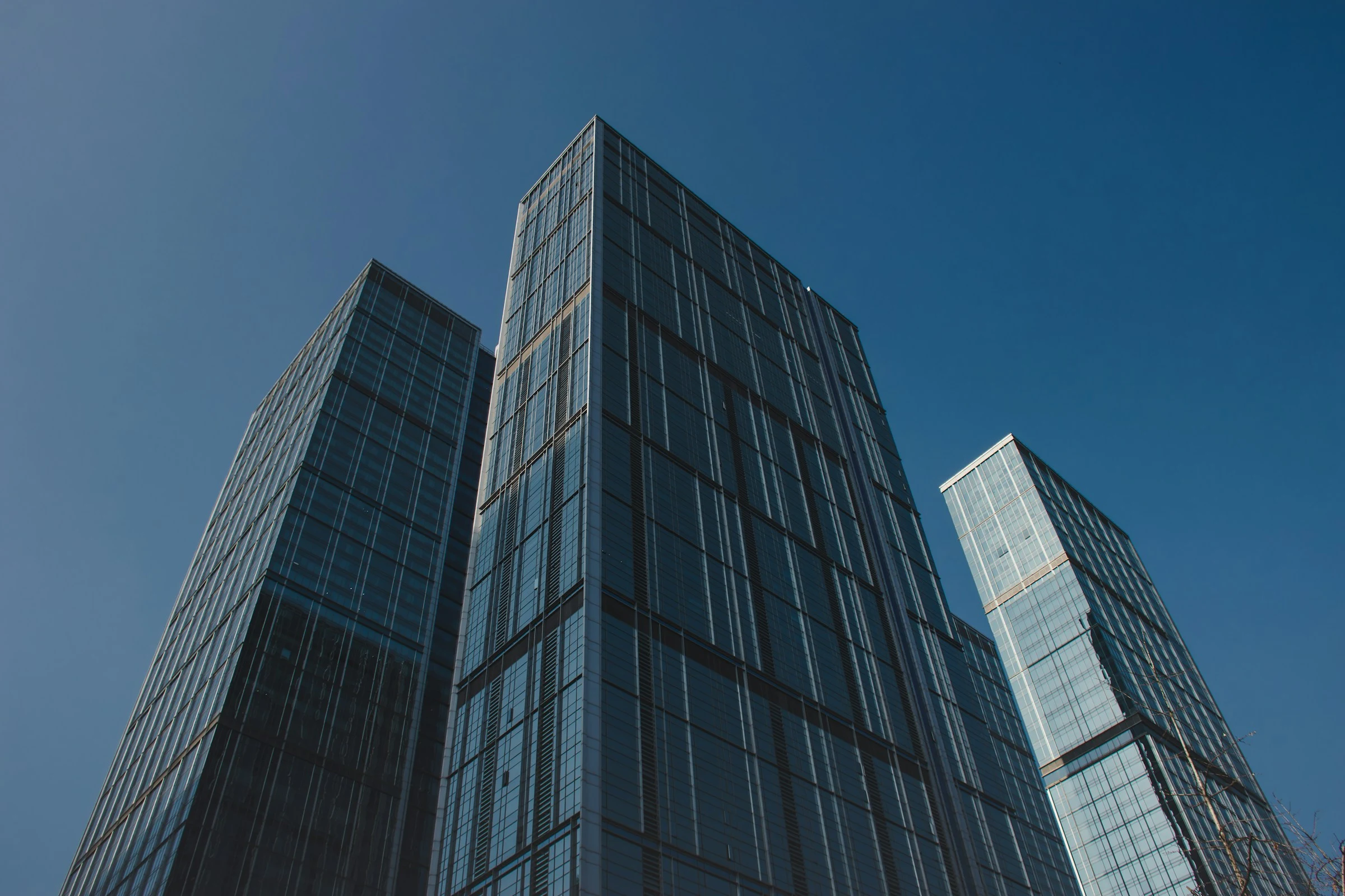 现代城市建筑摄影,呈现企业向上发展的愿景